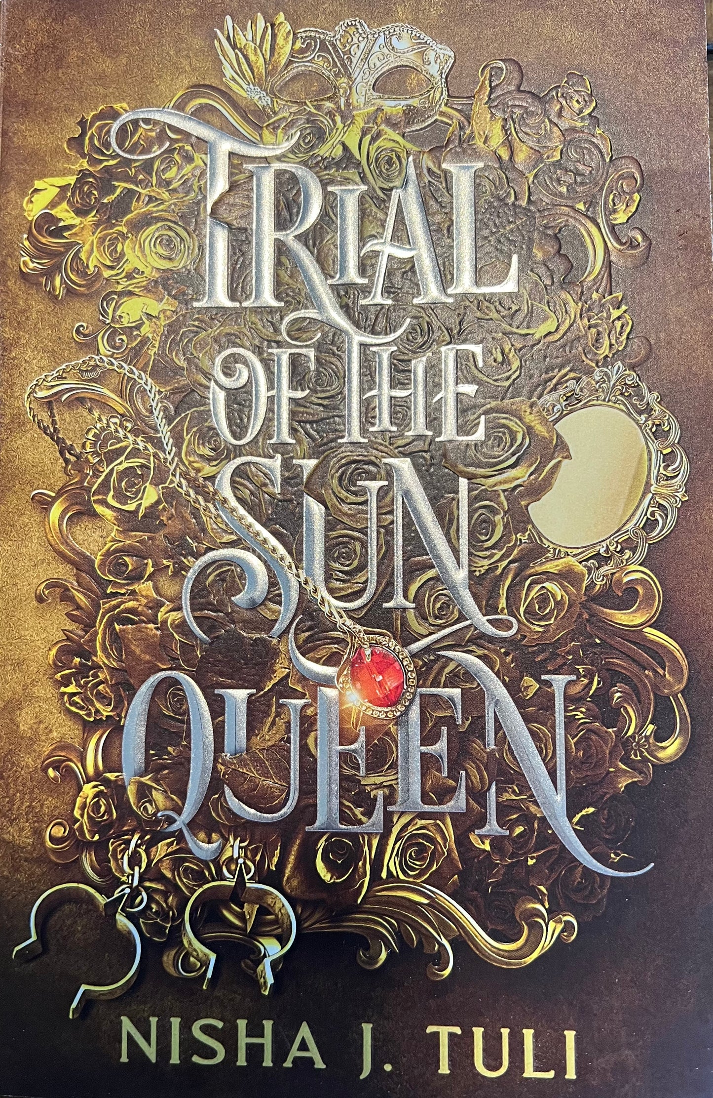 USED- Trial of the Sun Queen (Artefacts of Ouranos Book 1)